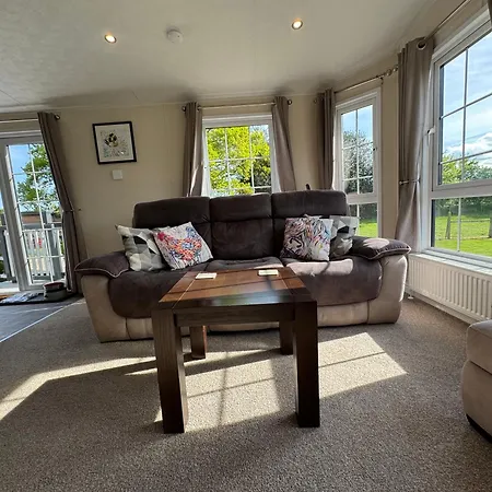 بيت خشبي Field House Farm - Owl - Countryside Near York Skipwith