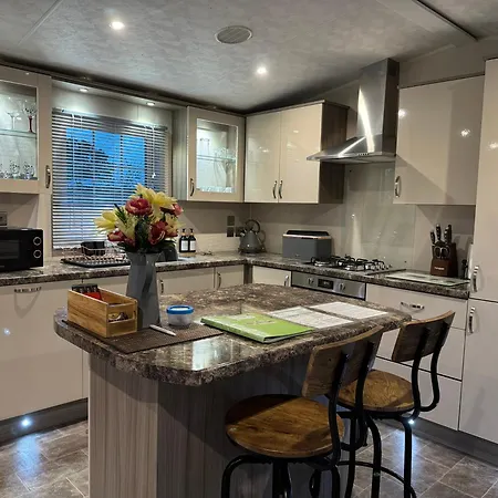 Lodge Field House Farm - Owl - Countryside Near York Skipwith